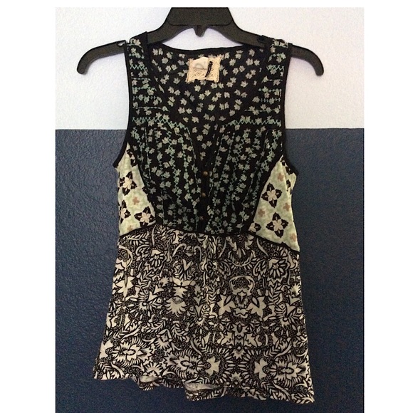 Akemi + Kin sleeveless blouse - Picture 1 of 5